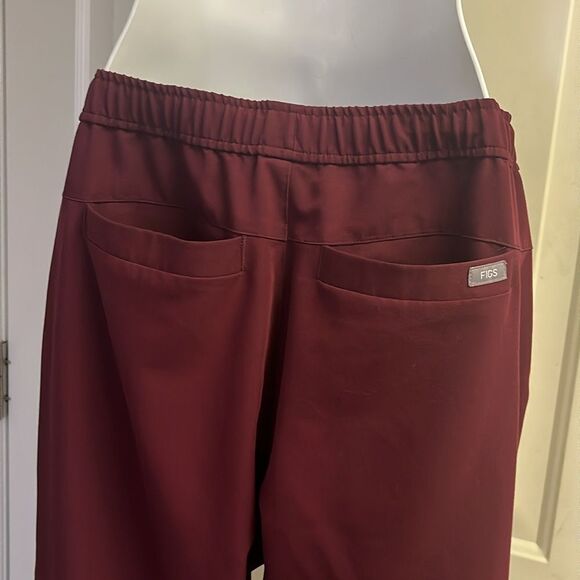 FIGS Burgundy Women’s Pull-On Pockets Elastic Waistband Drawstrings- Medium - Picture 7 of 13
